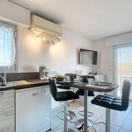 Studio Le Capitole-17 By Interhome Frejus