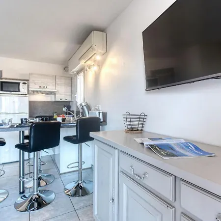 Studio Le Capitole-17 By Interhome Appartement Fréjus